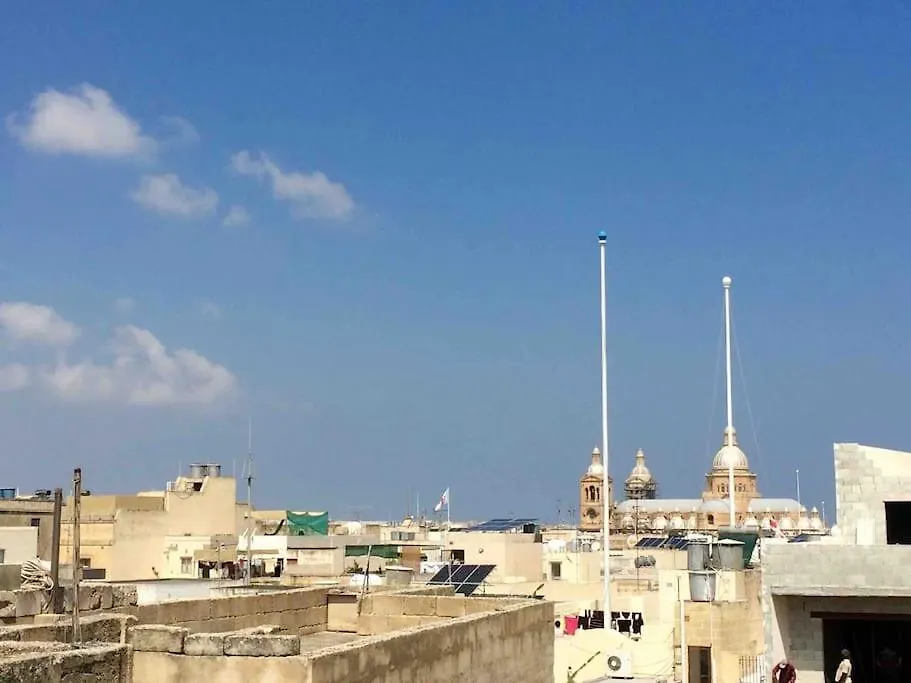 May Flower: Modern Flat Close To Airport/Bus Stops Tarxien 0*,