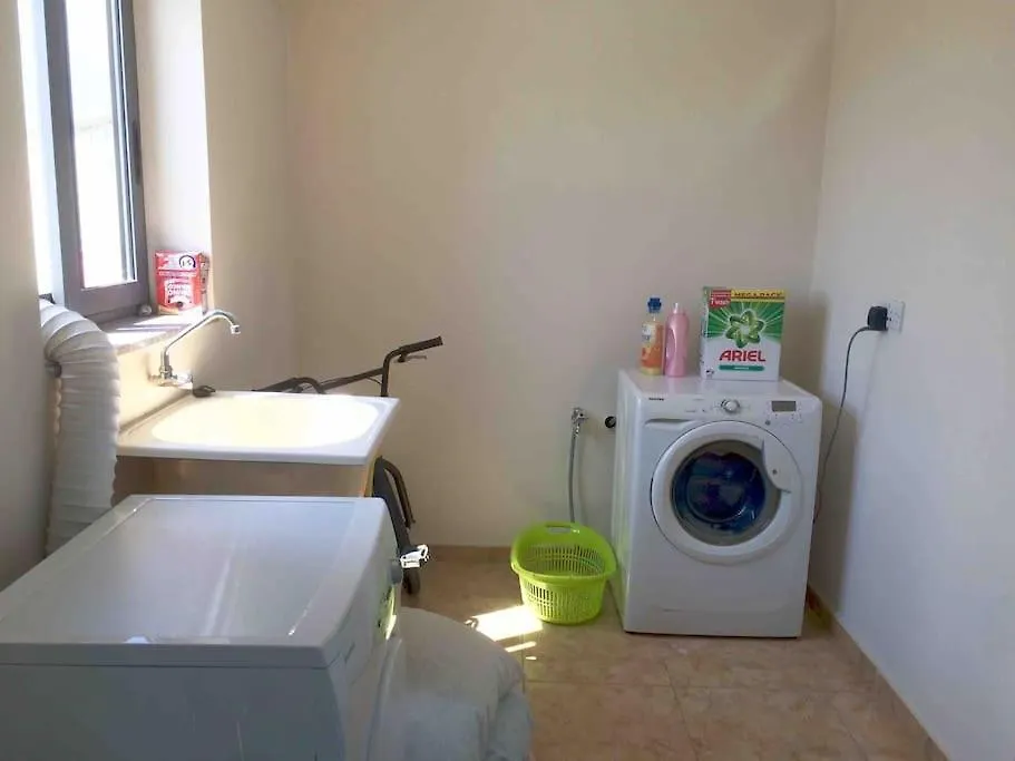 Apartment May Flower: Modern Flat Close To Airport/Bus Stops Tarxien