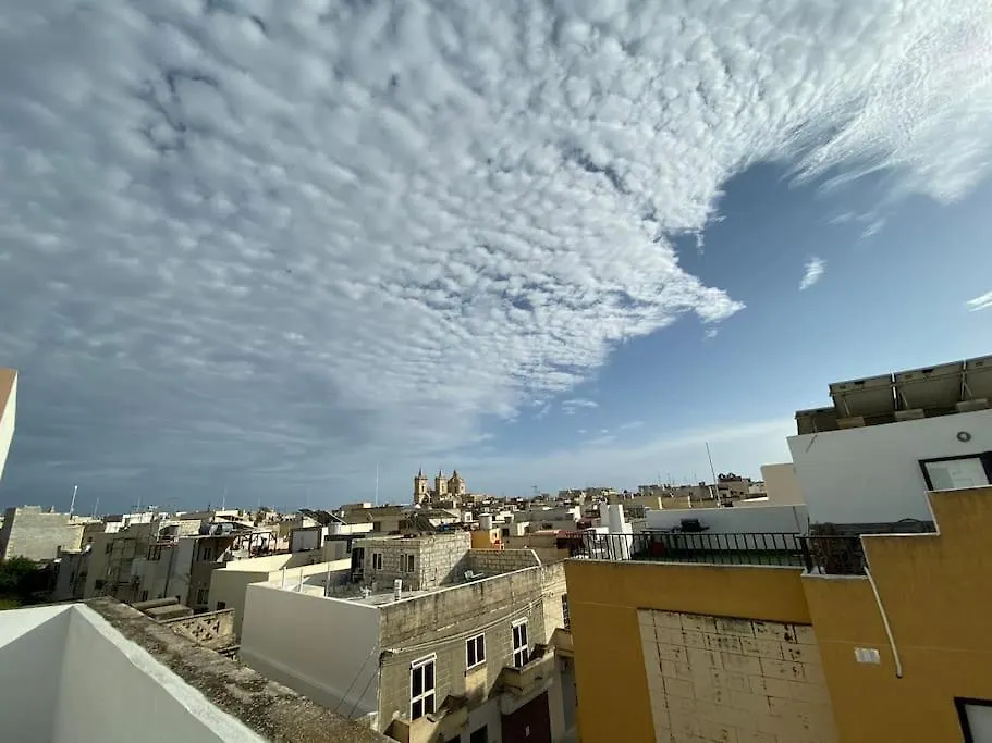 May Flower: Modern Flat Close To Airport/Bus Stops Tarxien