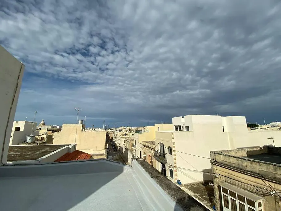 May Flower: Modern Flat Close To Airport/Bus Stops Tarxien 0*,