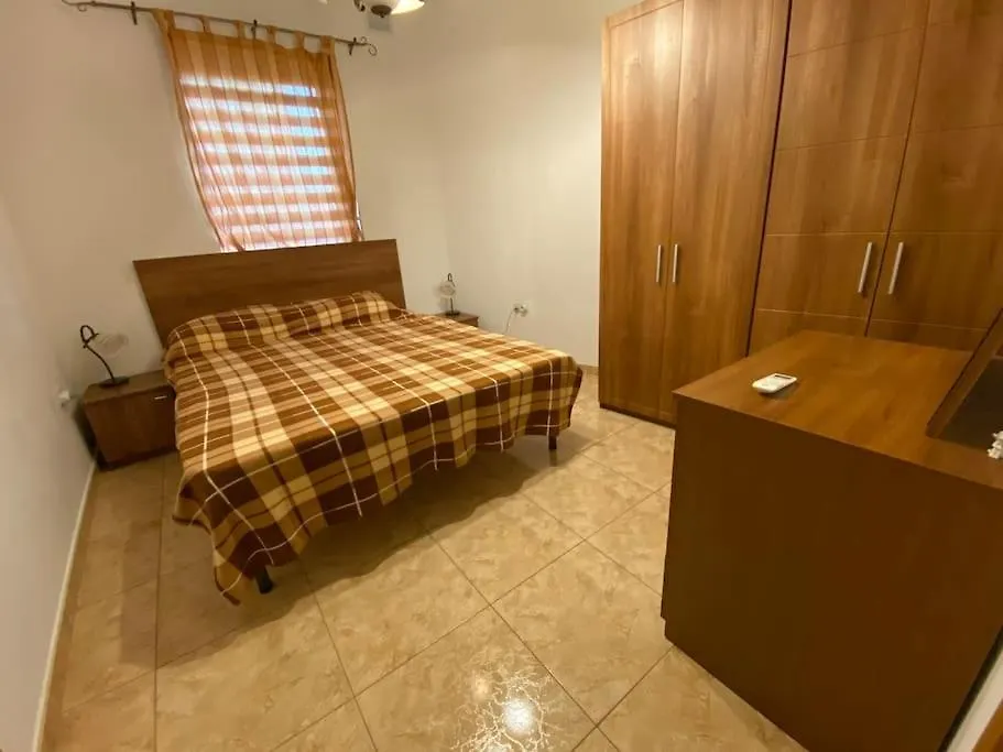 May Flower: Modern Flat Close To Airport/Bus Stops Tarxien