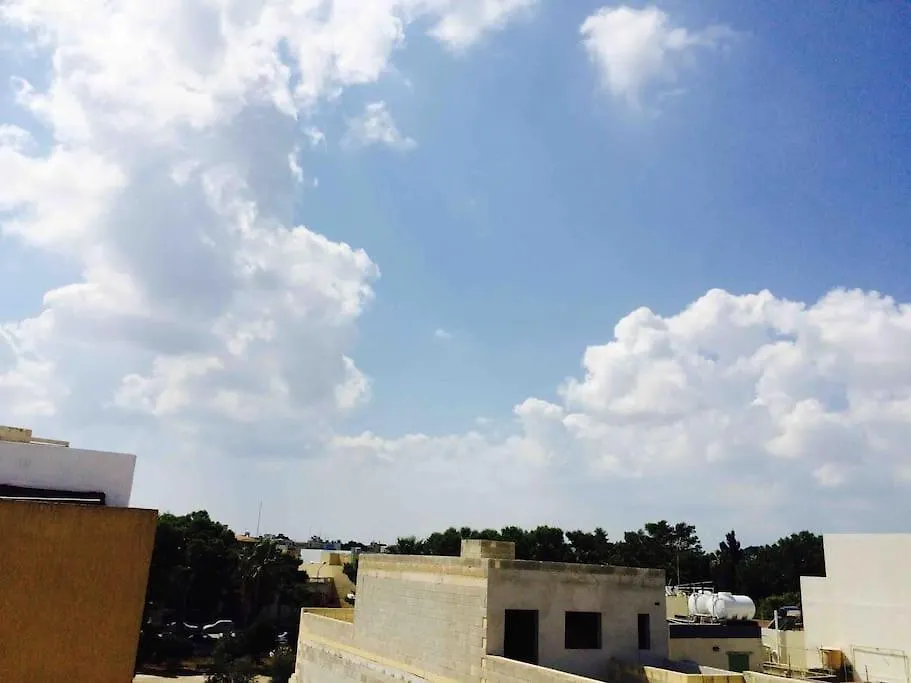 Apartment May Flower: Modern Flat Close To Airport/Bus Stops Tarxien